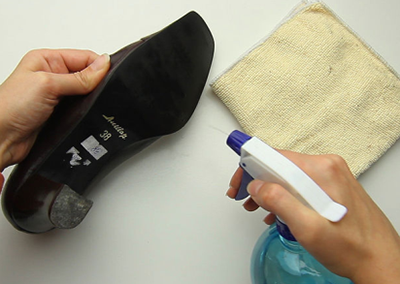 Comment faire des chaussures antidérapantes avec un spray de silicone