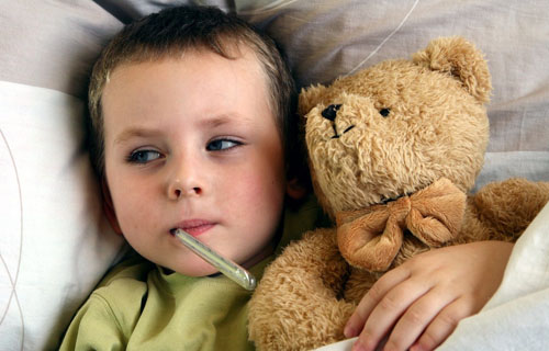 Que faire si un enfant a mal à la gorge
