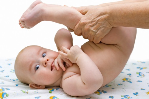Comment masser un bébé