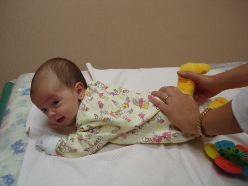 Comment masser un bébé