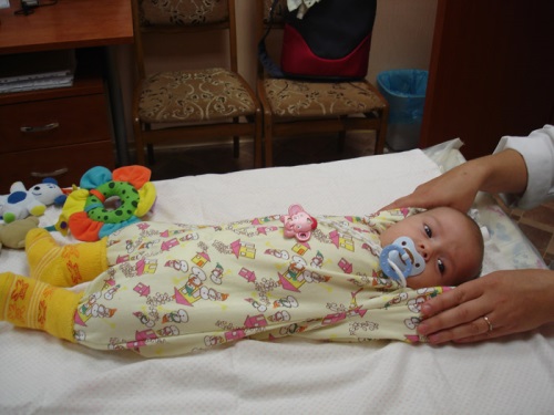 Comment masser un bébé