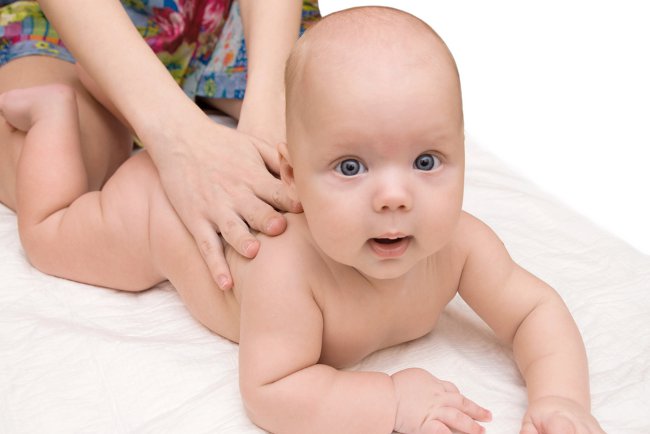 Comment faire un massage pour bébé