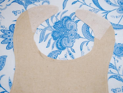 Comment coudre un bavoir de bébé avec vos propres mains