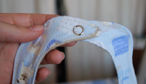 Comment coudre un bavoir de bébé avec vos propres mains