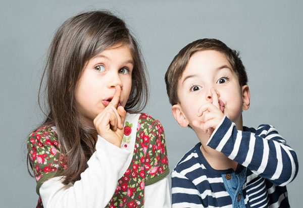 Pourquoi un enfant ment: trois erreurs des parents