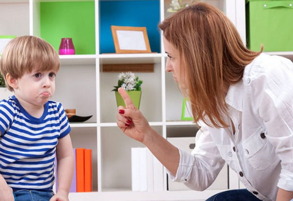 Pourquoi un enfant ment: trois erreurs des parents