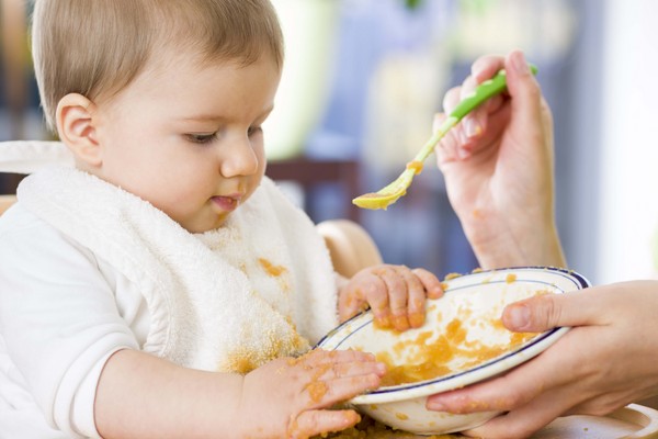 Exemple de menu pour l'enfant dans 6,7-10 mois