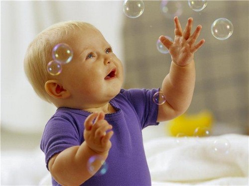 Enfant à 6 mois