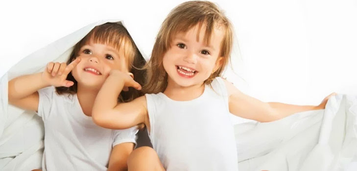Sweet couple: comment éduquer les jumeaux