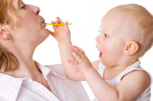 Introduction de l'alimentation complémentaire à l'enfant dans 5 mois