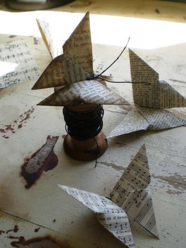 Nous faisons un papillon de papier avec nos propres mains Nous faisons un papillon de papier avec nos propres mains