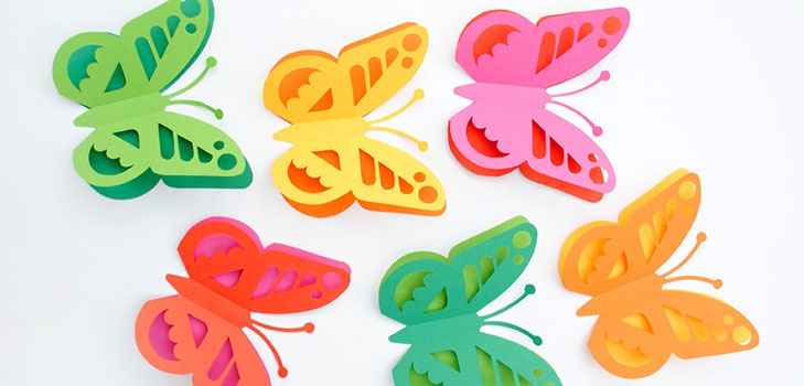 Nous faisons un papillon de papier avec nos propres mains Nous faisons un papillon de papier avec nos propres mains