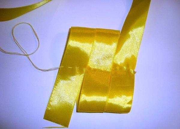 Comment faire un arc de ruban de satin avec vos propres mains