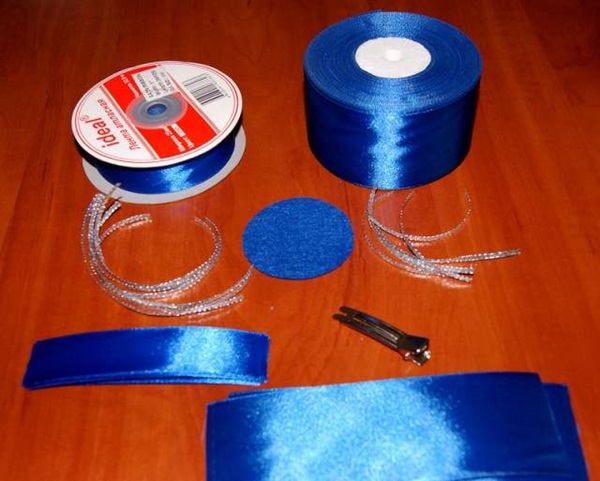 Comment faire un arc de ruban de satin avec vos propres mains