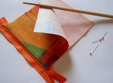 Tournez le tissu vers l'avant