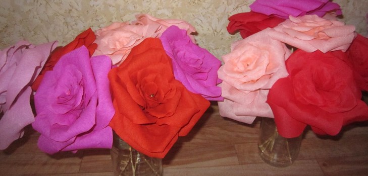 Comment faire des fleurs de papier de soie: une classe de maître