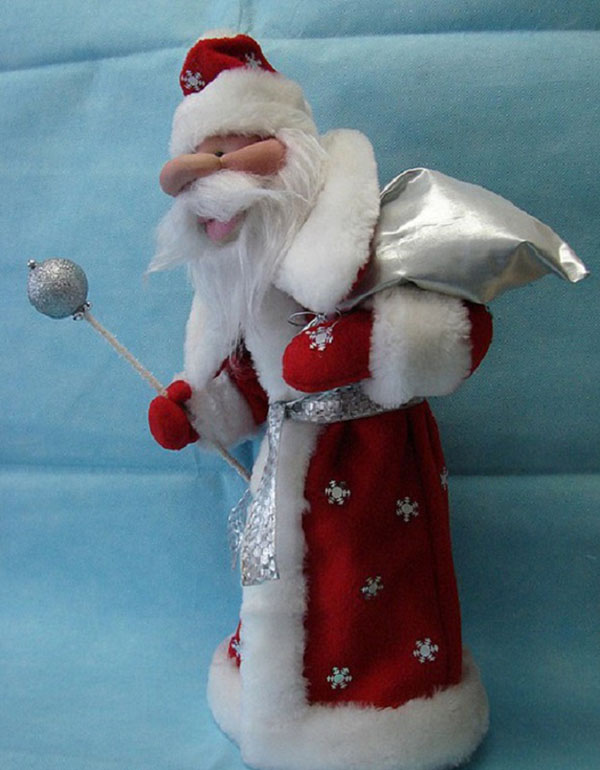 Père Noël avec leurs mains sur la nouvelle 2017 - étape par classes de maître étape à partir de matériaux de rebut, des bouteilles en plastique, tasses, photo et vidéo