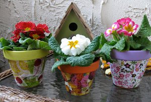 Decoupage de pots de fleurs