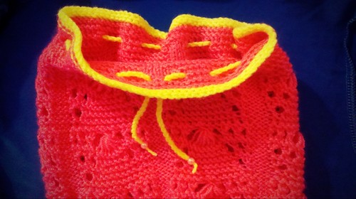 Master class sur le tricot des chapeaux d'été des enfants