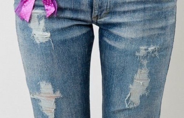 Comment faire des jeans avec des éraflures ou des jeans déchirés Comment faire des jeans avec des éraflures ou des jeans déchirés