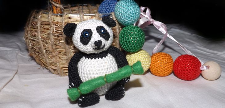 Panda tricoté avec vos propres mains
