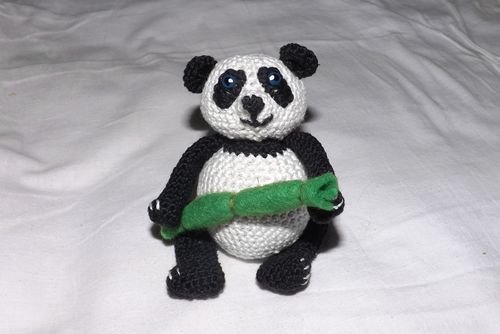Panda tricoté avec vos propres mains
