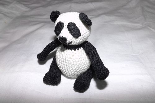 Panda tricoté avec vos propres mains