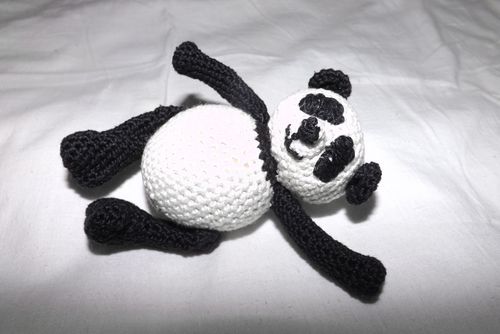 Panda tricoté avec vos propres mains