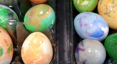 comment peindre des oeufs pour Pâques