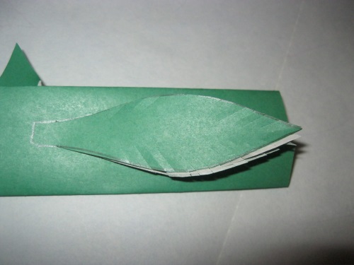Paon fabuleux fait de papier de couleur