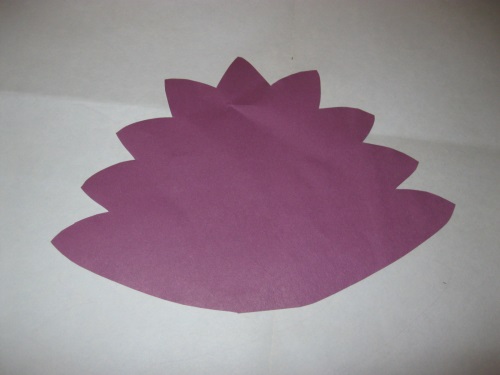 Paon fabuleux fait de papier de couleur