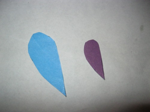 Paon fabuleux fait de papier de couleur