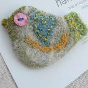 Comment faire une broche avec vos propres mains?