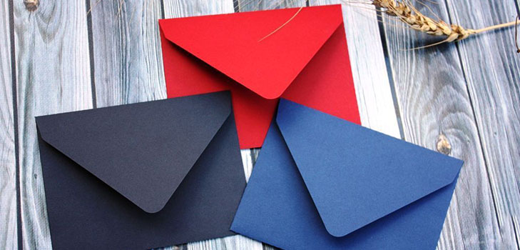 Enveloppe de papier A4 avec vos propres mains