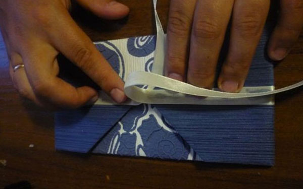 Enveloppe de papier A4 avec vos propres mains