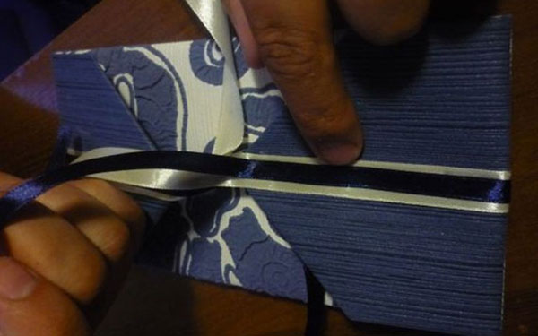 Enveloppe de papier A4 avec vos propres mains