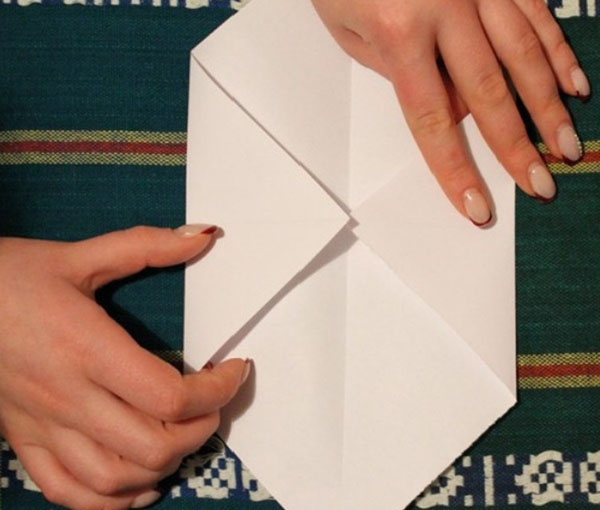 Enveloppe de papier A4 avec vos propres mains