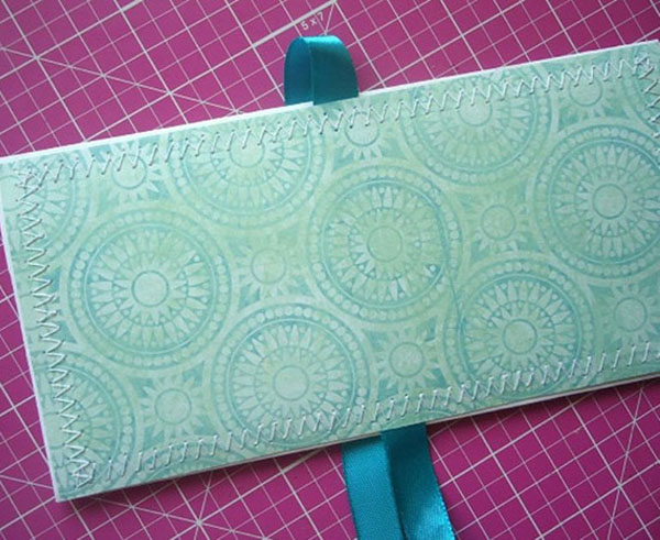 Enveloppe de papier A4 avec vos propres mains