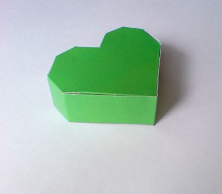 Comment faire une boîte en forme de coeur avec vos propres mains, une classe de maître étape par étape avec une photo