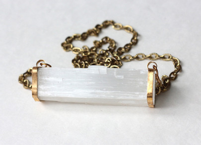 Comment faire un beau pendentif avec une pierre naturelle