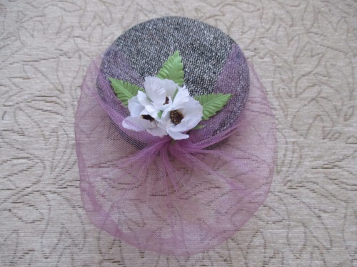 Comment faire un petit chapeau féminin, classe de maître. Chapeau-tablette avec un voile par ses propres mains, photos étape par étape, vidéo