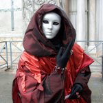 Comment faire un masque de vos propres mains pour Halloween?