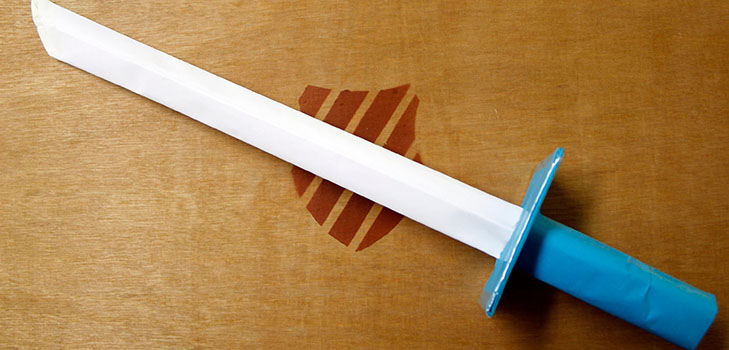Comment faire une épée de papier avec vos propres mains