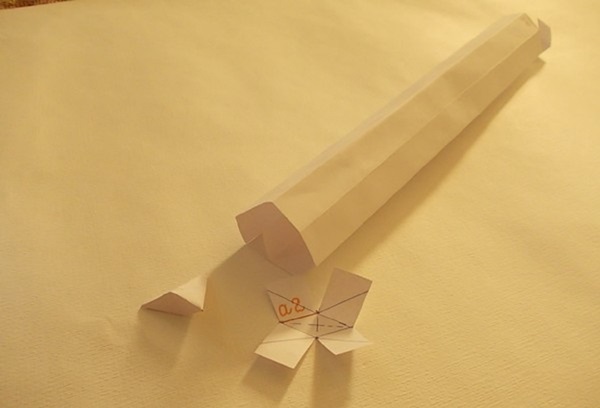 Comment faire une épée de papier avec vos propres mains