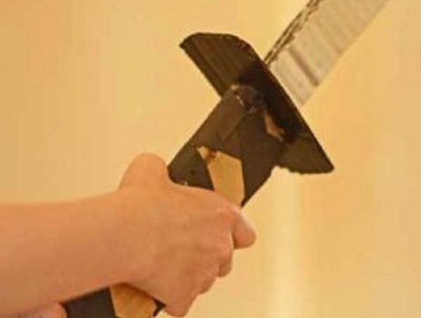 Comment faire une épée de papier avec vos propres mains