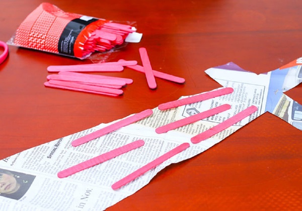 Comment faire une épée de papier avec vos propres mains