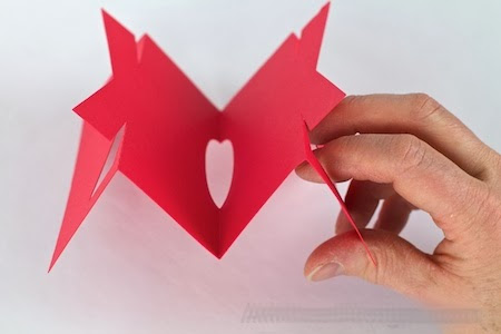 Nous faisons une belle valentine volumétrique le 14 février - une classe de maître avec une photo