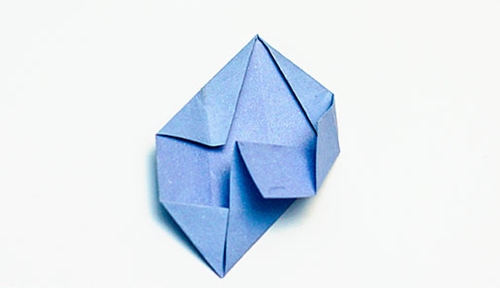 Comment faire une fleur d'origami avec vos propres mains