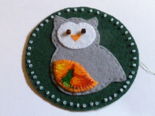 Broche hibou de feutre