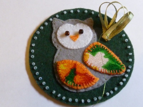 Broche hibou de feutre